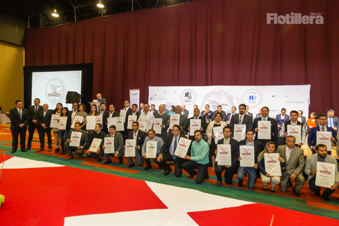 Reconocen a empresas de transporte que se profesionalizan