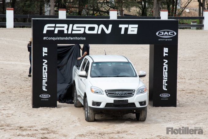 JAC se sube al segemento de las pickup con Frison T6