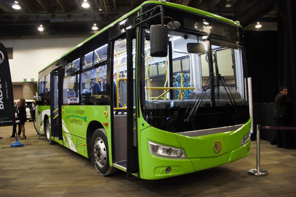IUSA presenta un autobús eléctrico
