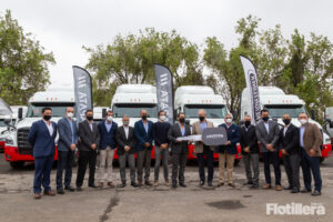 Transportes Elola recibe 21 Cascadia de Zapata Camiones - Alianza