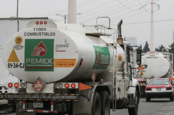 Cantidad de pipas y conductores que pide AMLO son irreales: especialistas