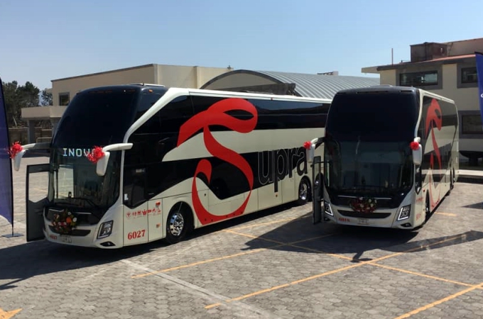 Supra se hace de dos Volvo 9800 Double Decker
